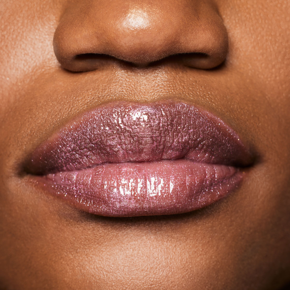 GLOSS BOMB STIX SHIMMER (LABIAL CON ACABADO BRILLOSO)